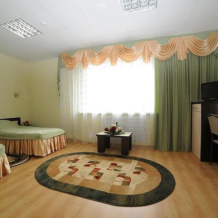 Virazh Hotel Suponevo  Екстериор снимка